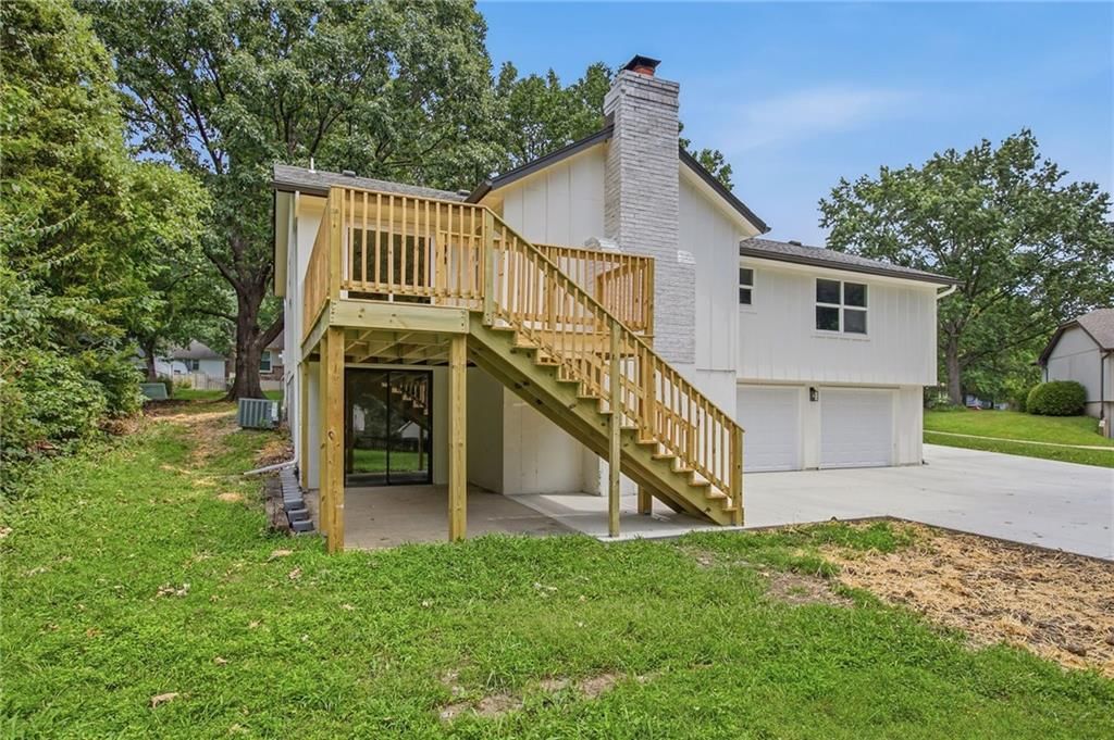 3702 NE Grant Street — photo 36