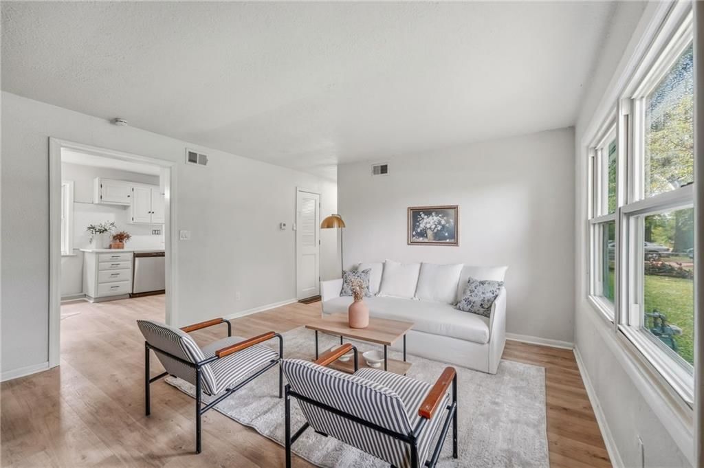 Photo 5 of 32 - 17249 S Prospect Avenue, Belton, MO 64012