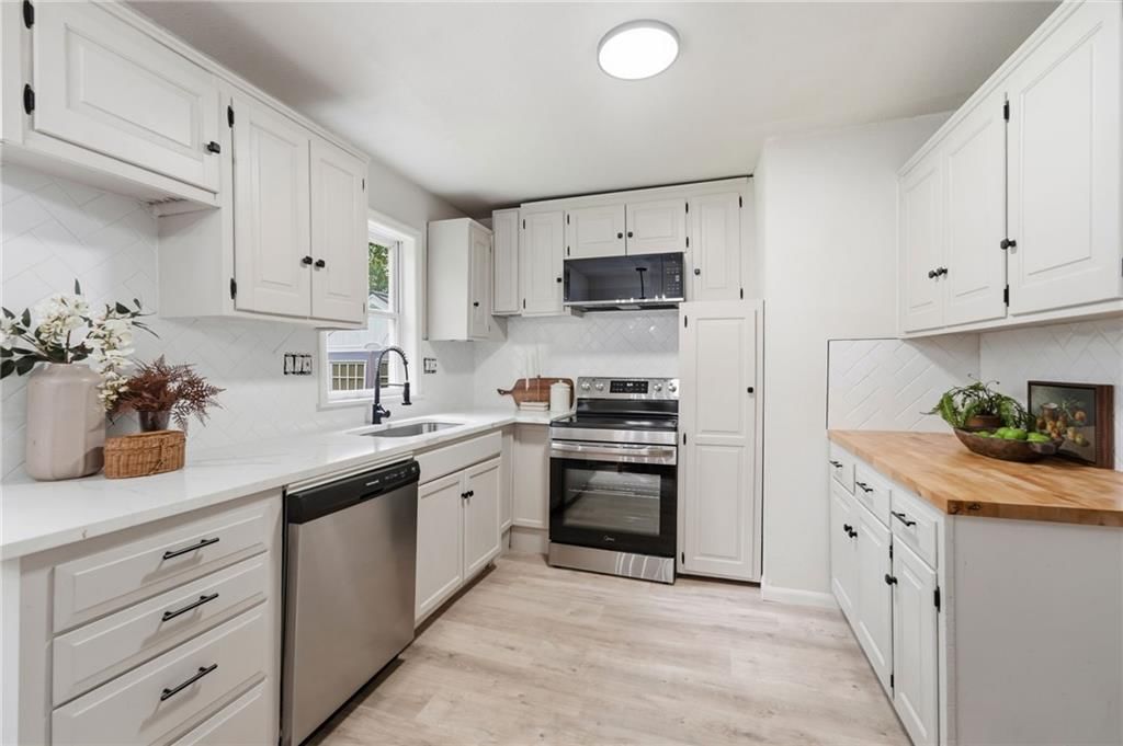 Photo 12 of 32 - 17249 S Prospect Avenue, Belton, MO 64012