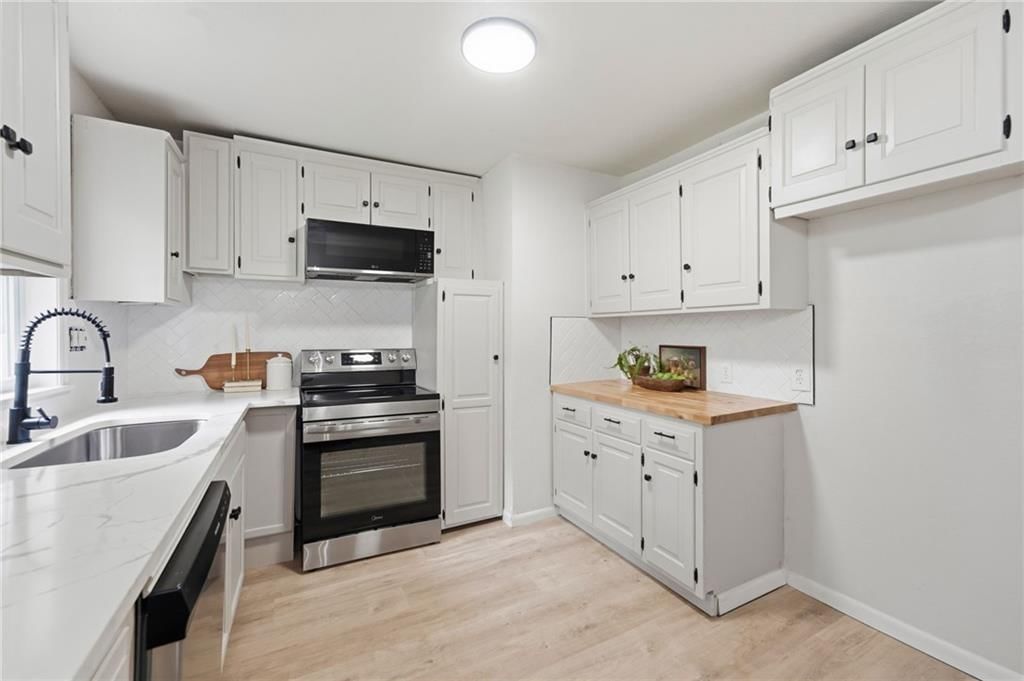 Photo 13 of 32 - 17249 S Prospect Avenue, Belton, MO 64012
