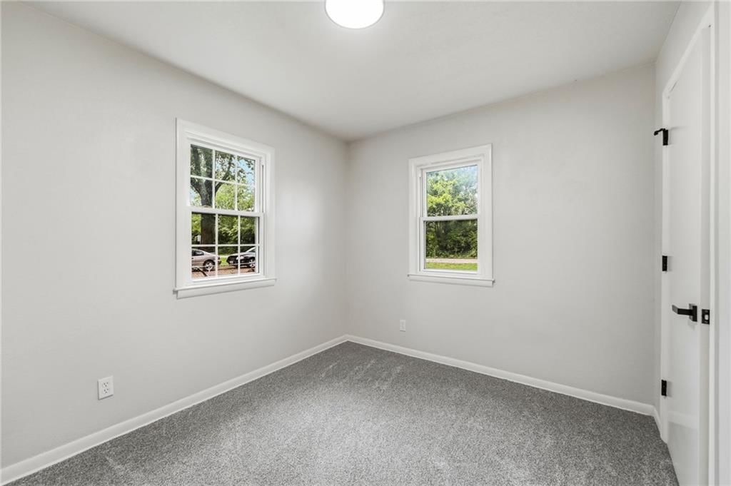 Photo 19 of 32 - 17249 S Prospect Avenue, Belton, MO 64012