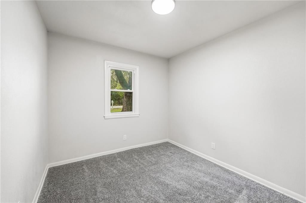 Photo 21 of 32 - 17249 S Prospect Avenue, Belton, MO 64012