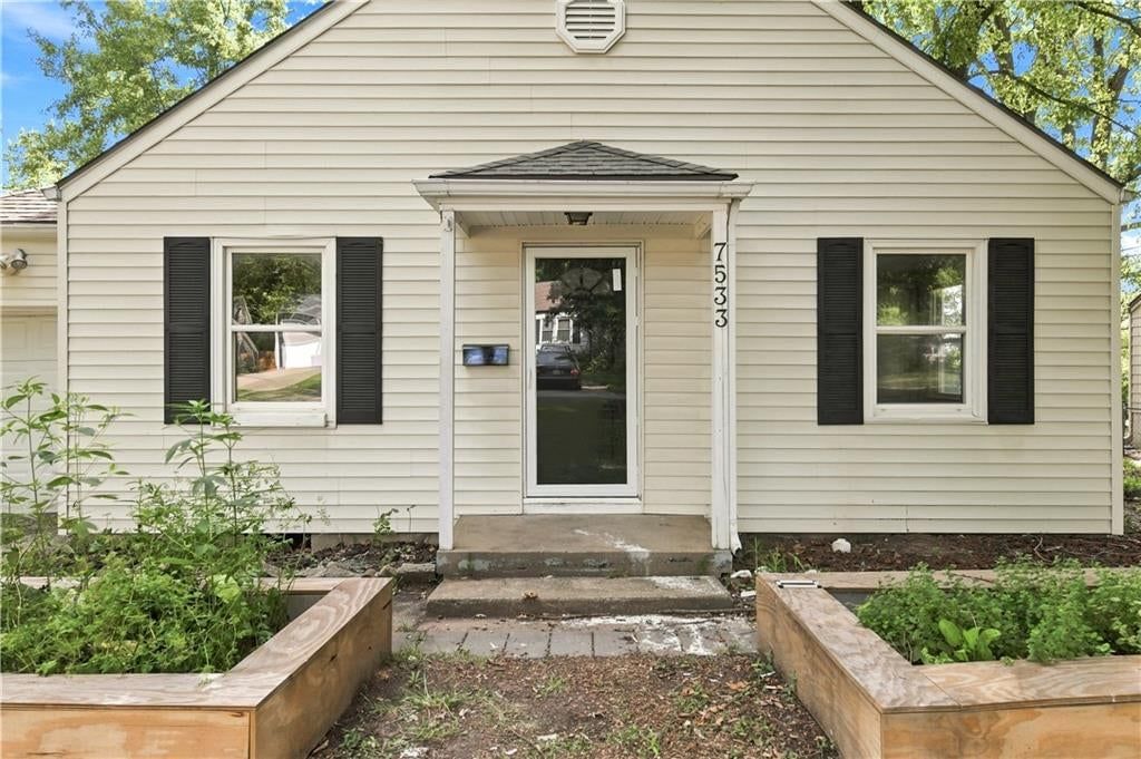 7533 Marty Street — photo 3