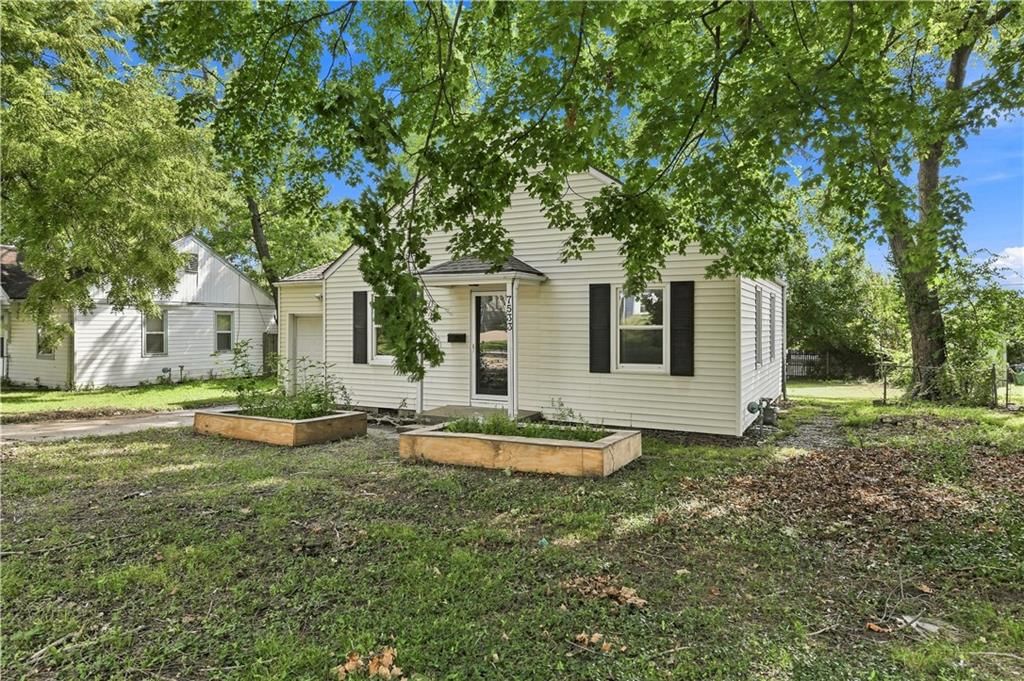 7533 Marty Street — photo 20