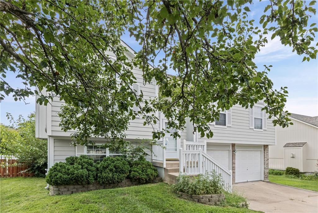 16414 Hight Avenue, Belton, MO: listing photo 3