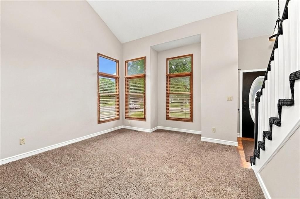 1207 SW Eastman Court — photo 5