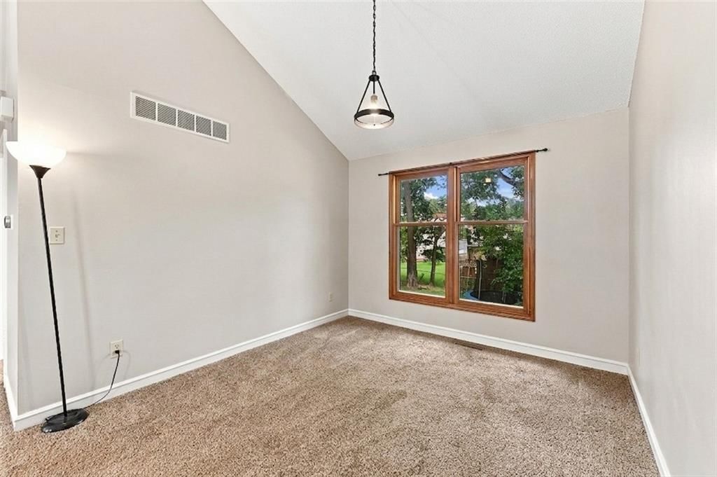 1207 SW Eastman Court — photo 7