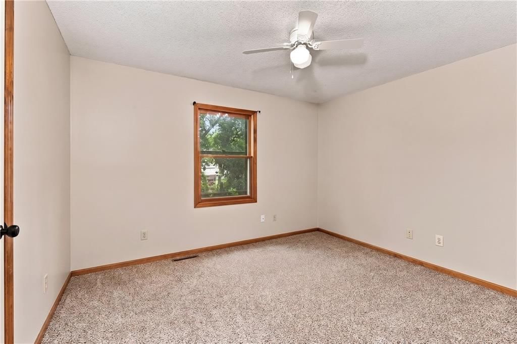 1207 SW Eastman Court — photo 21