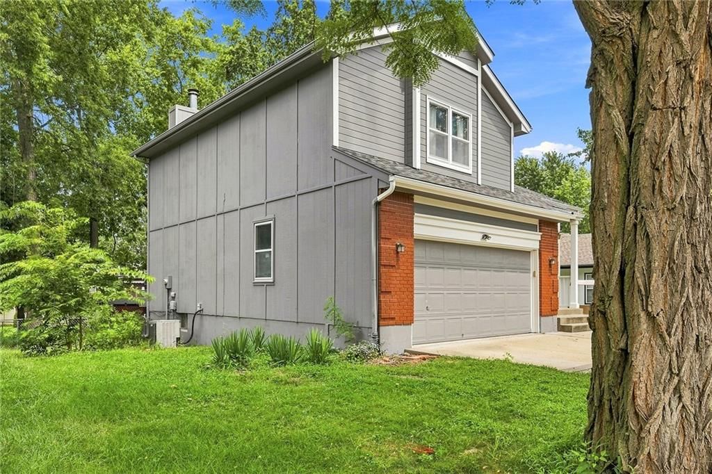 1207 SW Eastman Court — photo 30