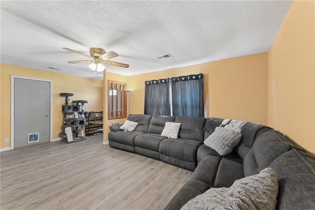 909 Daisy Street — photo 9