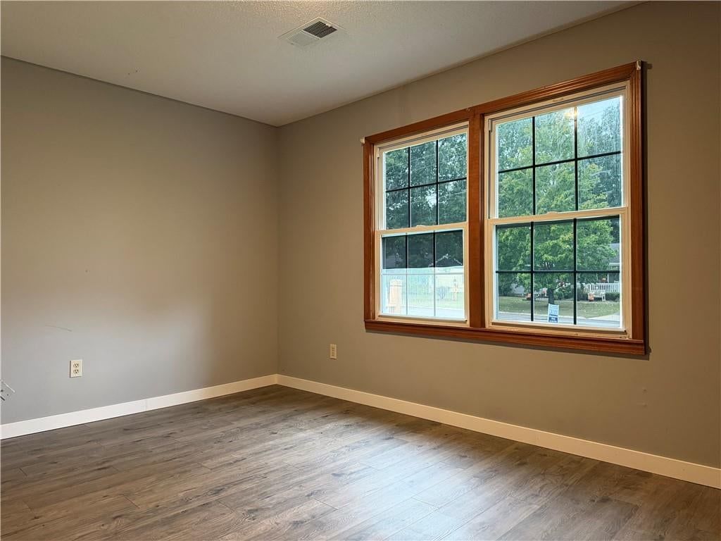 909 Daisy Street — photo 12