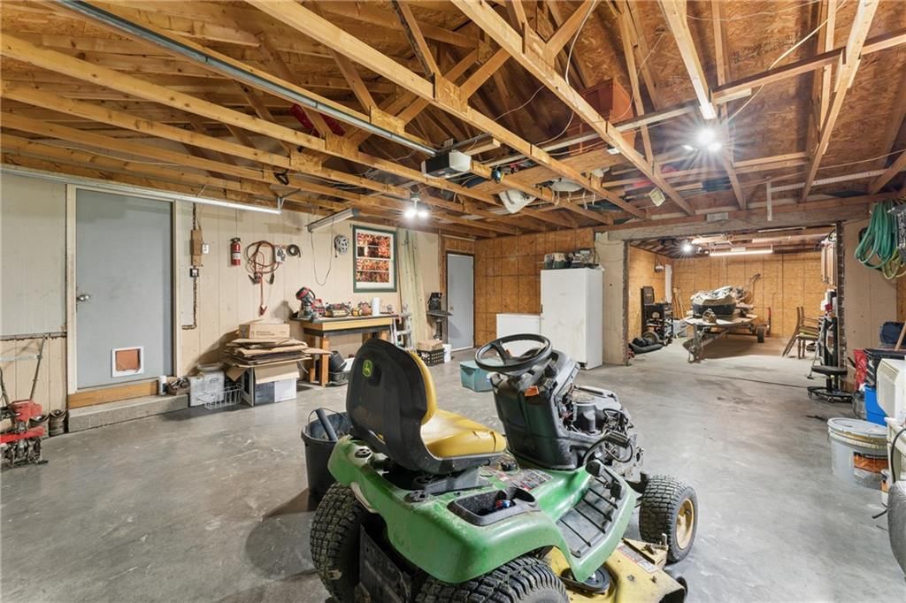 909 Daisy Street — photo 35