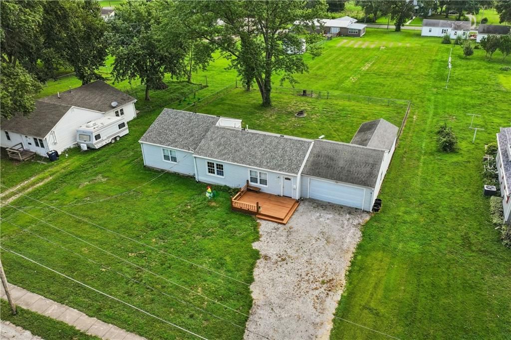 909 Daisy Street — photo 38