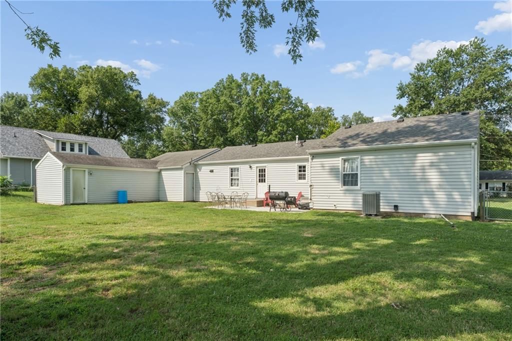 909 Daisy Street — photo 46