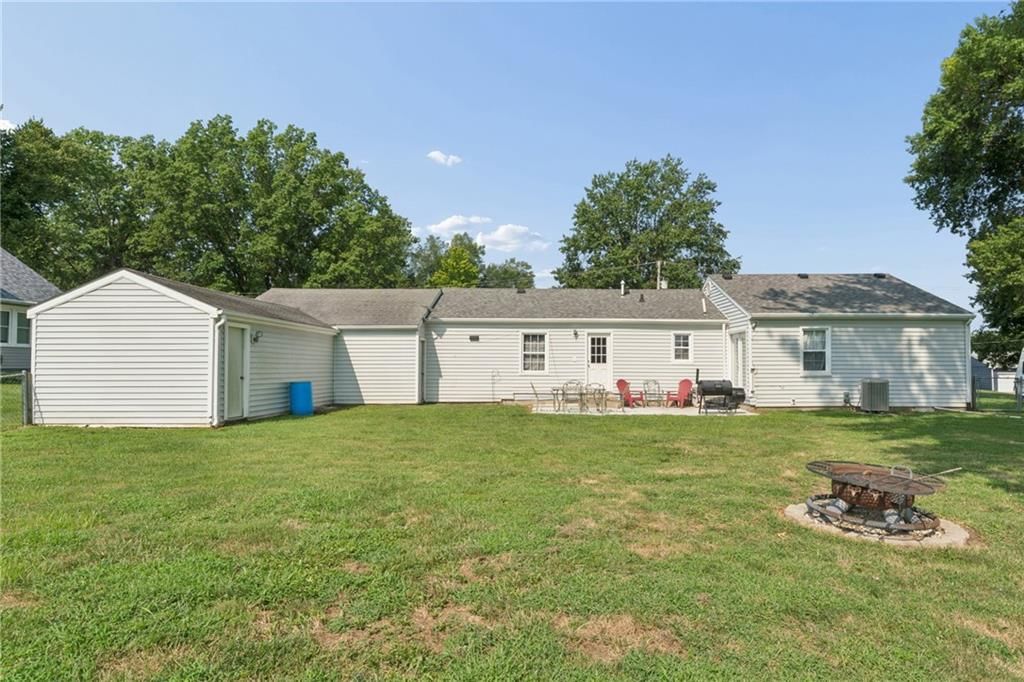 909 Daisy Street — photo 47
