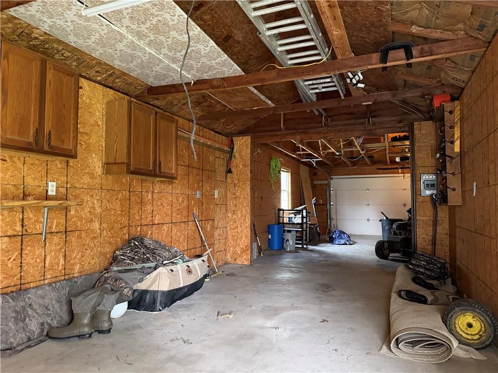 909 Daisy Street — photo 52
