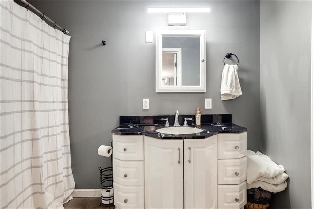 204 W Pearl Street — photo 14