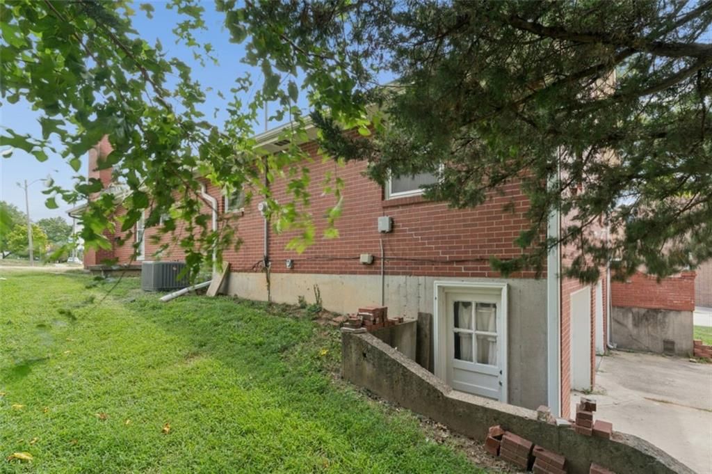 101 W Insley Avenue — photo 46