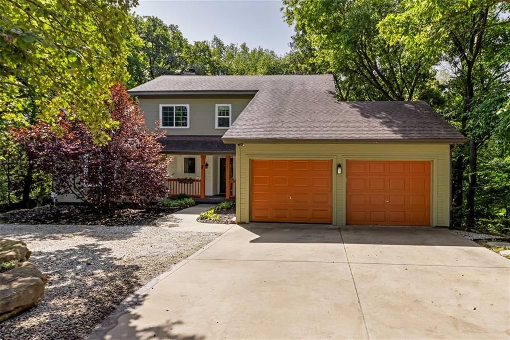 15421 Kansas Avenue, Basehor, KS: listing photo 2