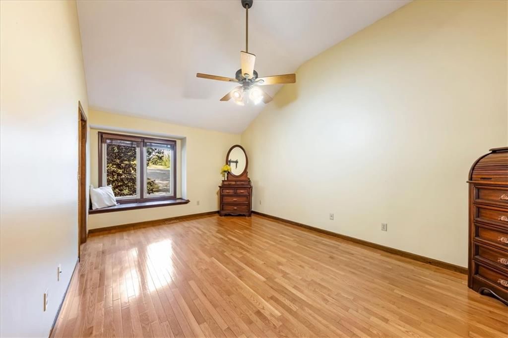 Photo 20 of 51 - 15421 Kansas Avenue, Basehor, KS 66007