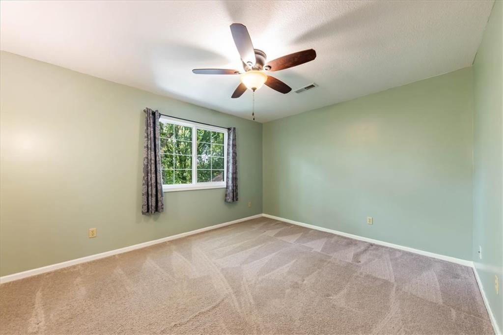 Photo 30 of 51 - 15421 Kansas Avenue, Basehor, KS 66007
