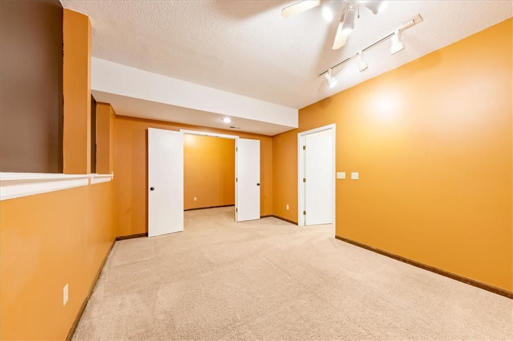 Photo 35 of 51 - 15421 Kansas Avenue, Basehor, KS 66007
