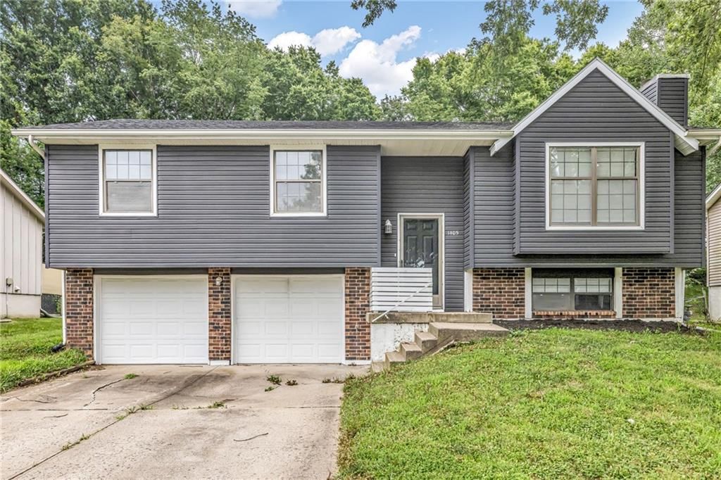 Photo 1 of 29 - 1405 N Millburn Avenue, Independence, MO 64056