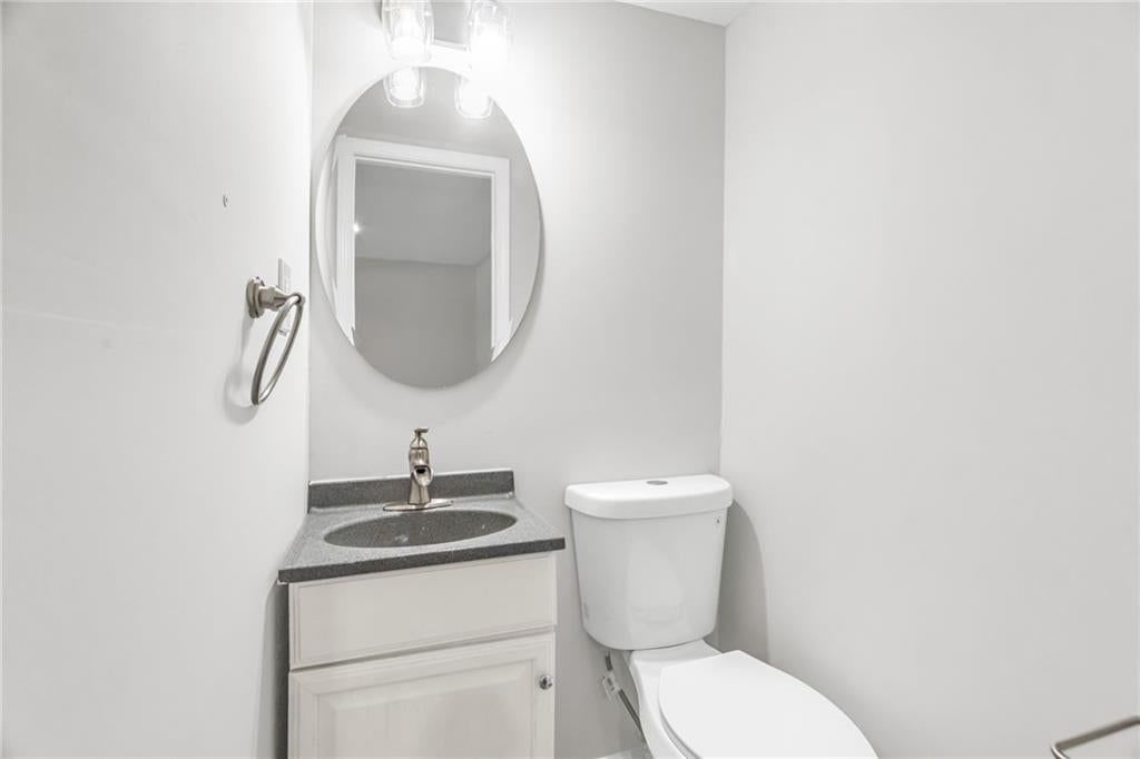 Photo 23 of 29 - 1405 N Millburn Avenue, Independence, MO 64056