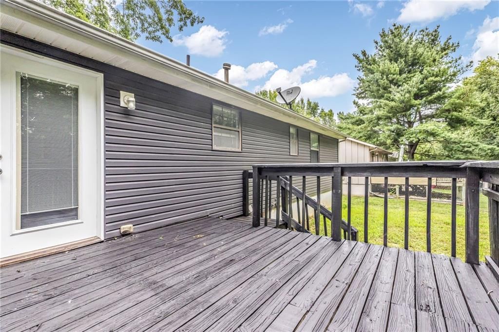 Photo 24 of 29 - 1405 N Millburn Avenue, Independence, MO 64056