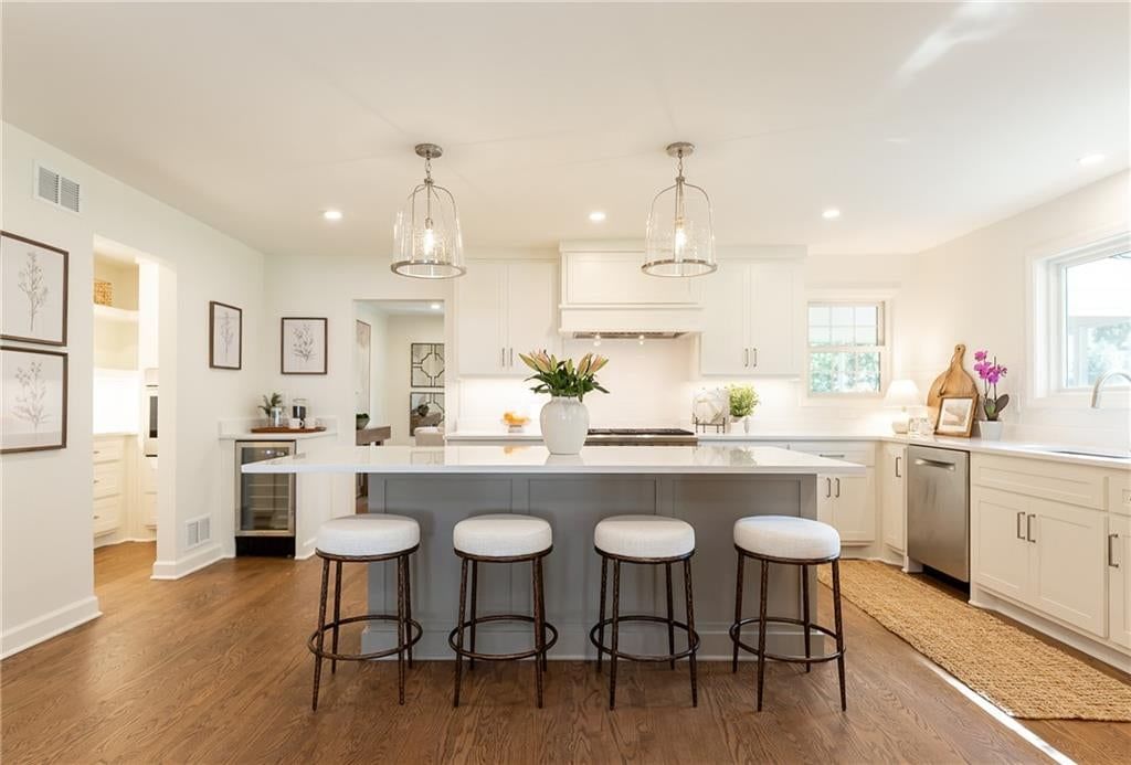 Photo 13 of 44 - 9308 Alhambra Street, Prairie Village, KS 66207