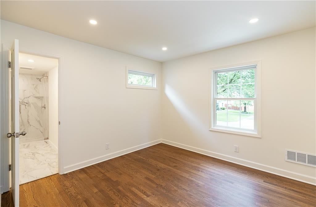 Photo 26 of 44 - 9308 Alhambra Street, Prairie Village, KS 66207