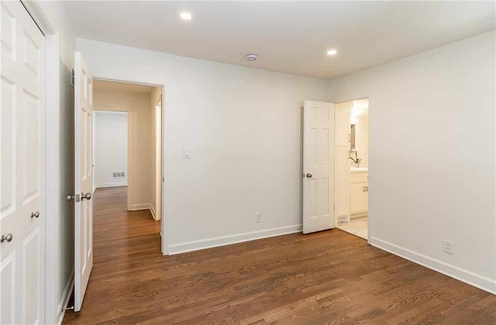 Photo 27 of 44 - 9308 Alhambra Street, Prairie Village, KS 66207