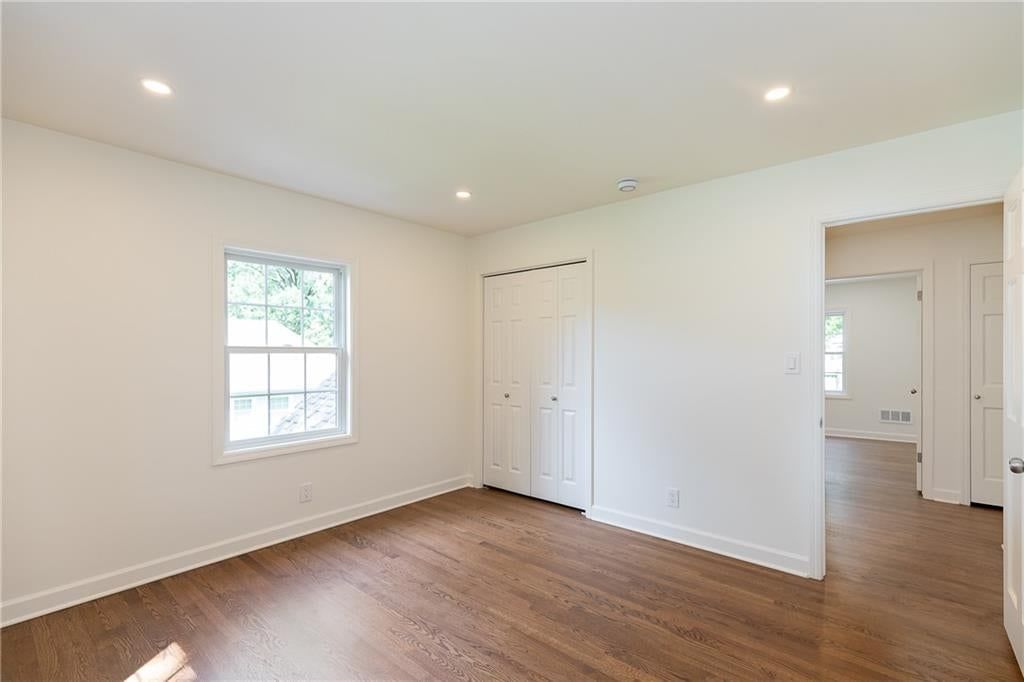 Photo 29 of 44 - 9308 Alhambra Street, Prairie Village, KS 66207
