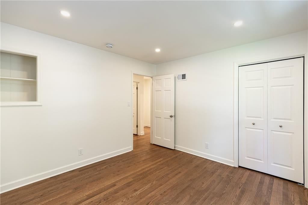Photo 31 of 44 - 9308 Alhambra Street, Prairie Village, KS 66207
