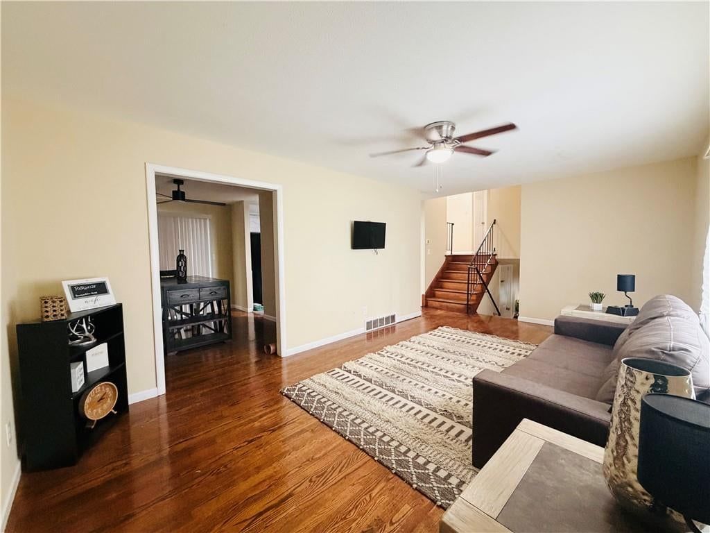 11703 Belmont Avenue — photo 9