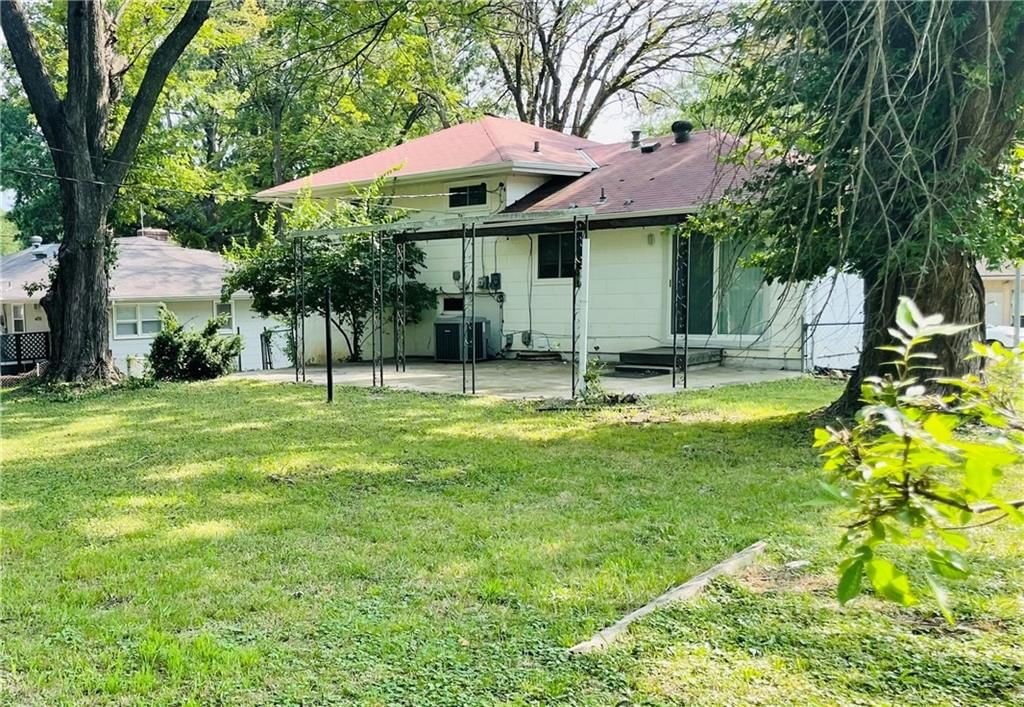 11703 Belmont Avenue — photo 46