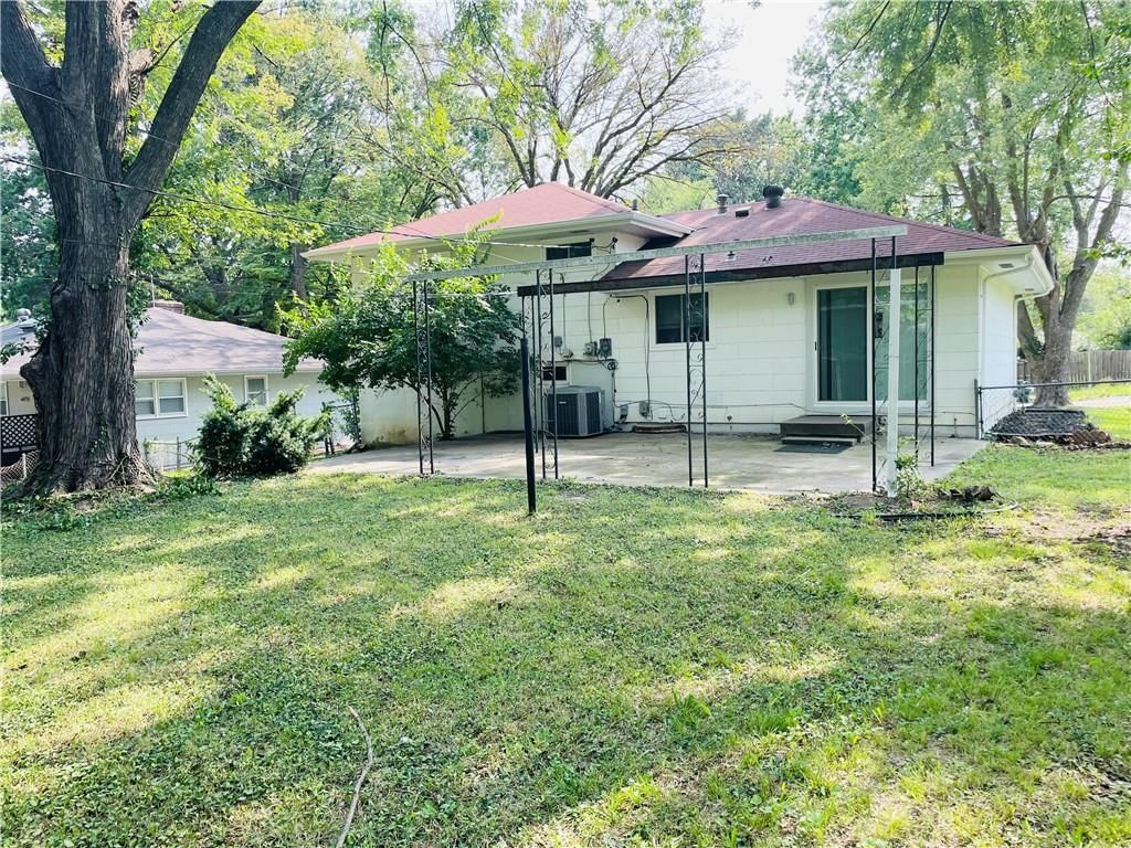11703 Belmont Avenue — photo 47