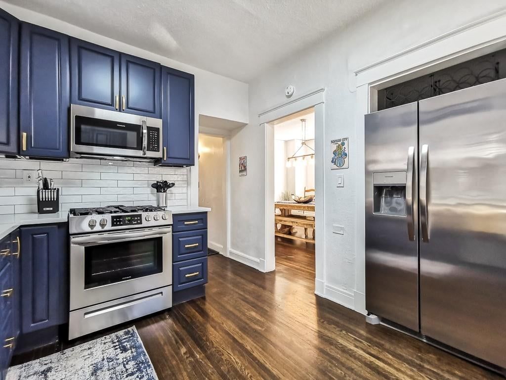 4548 Mercier Street — photo 8