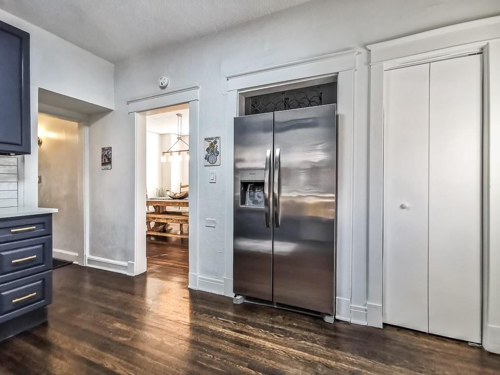 4548 Mercier Street — photo 9