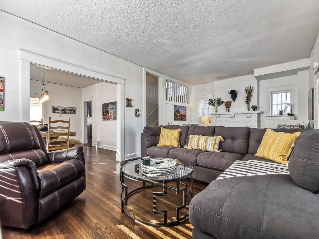 4548 Mercier Street — photo 14