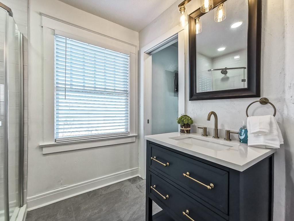 4548 Mercier Street — photo 24