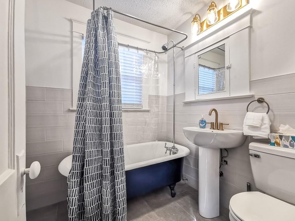 4548 Mercier Street — photo 29