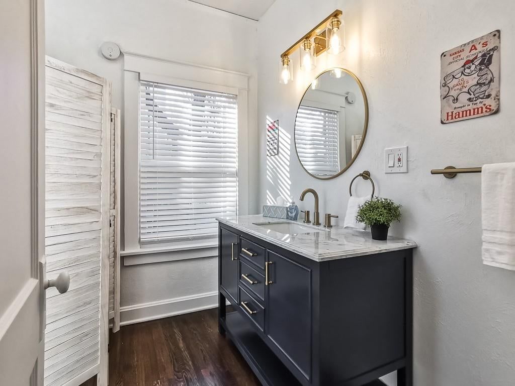 4548 Mercier Street — photo 33
