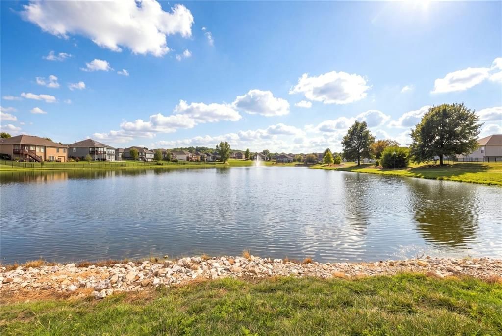Photo 38 of 40 - 906 SW Bobcat Street, Oak Grove, MO 64075