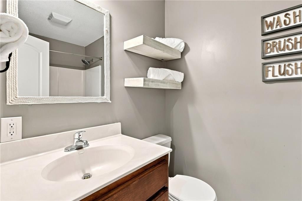Photo 27 of 40 - 906 SW Bobcat Street, Oak Grove, MO 64075