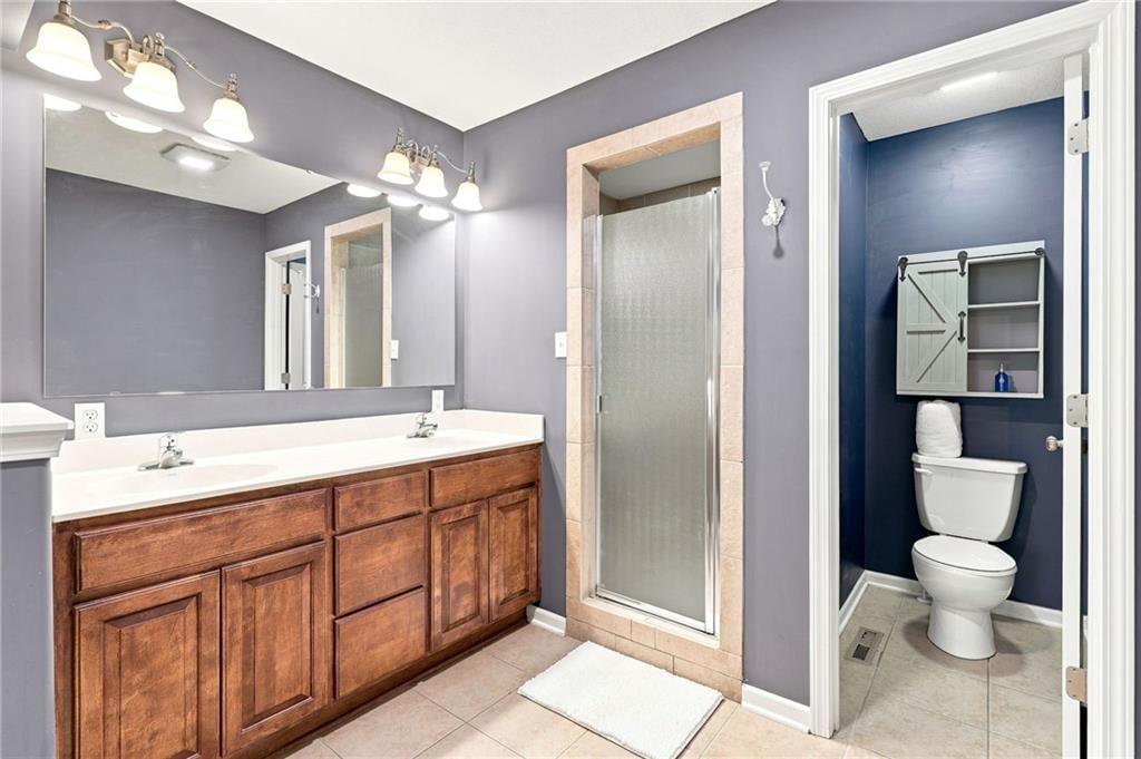 Photo 25 of 40 - 906 SW Bobcat Street, Oak Grove, MO 64075