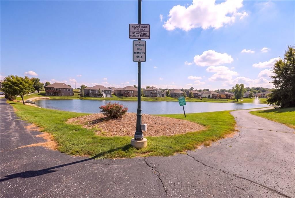 Photo 37 of 40 - 906 SW Bobcat Street, Oak Grove, MO 64075