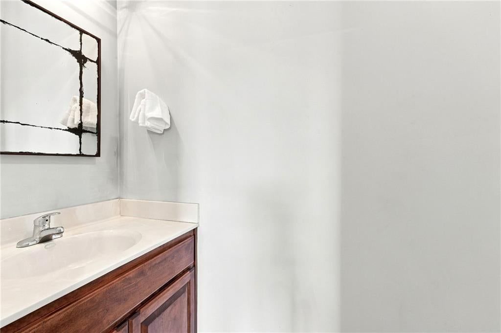 Photo 21 of 40 - 906 SW Bobcat Street, Oak Grove, MO 64075