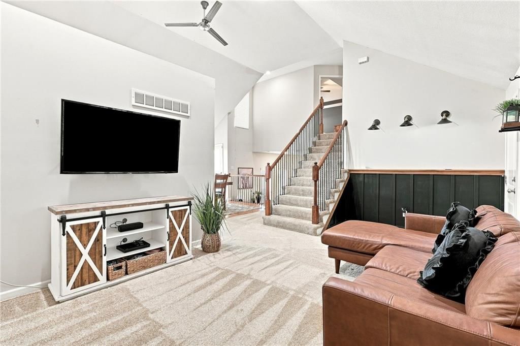 Photo 7 of 40 - 906 SW Bobcat Street, Oak Grove, MO 64075