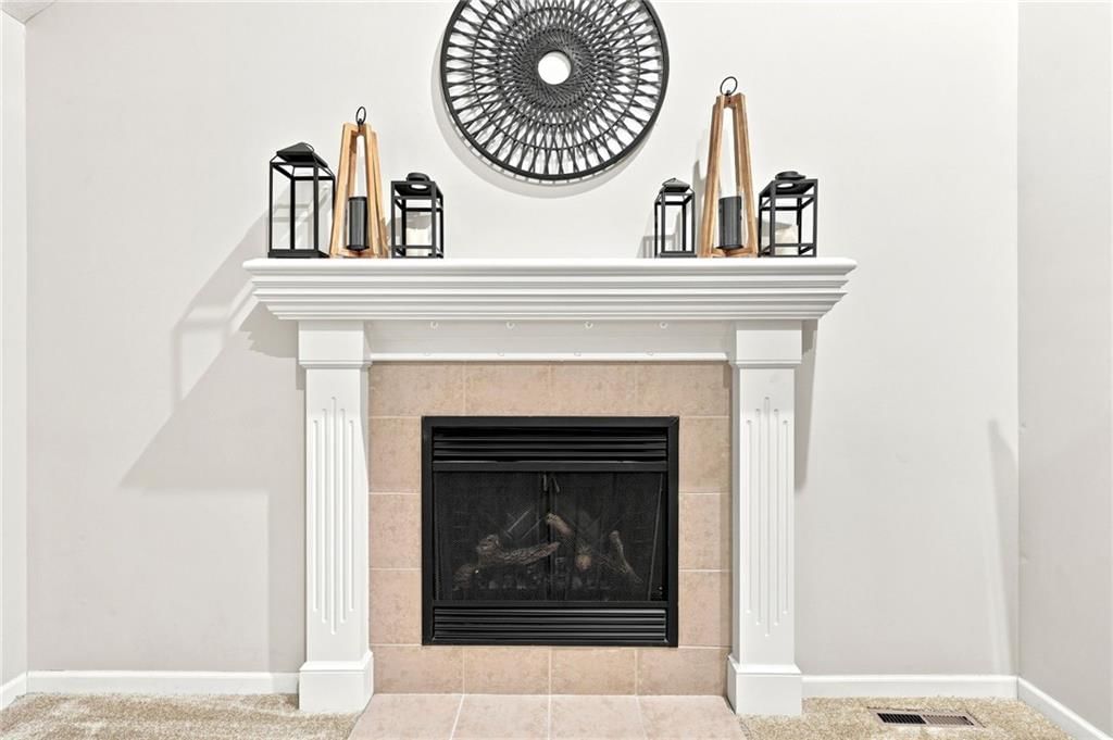 Photo 9 of 40 - 906 SW Bobcat Street, Oak Grove, MO 64075